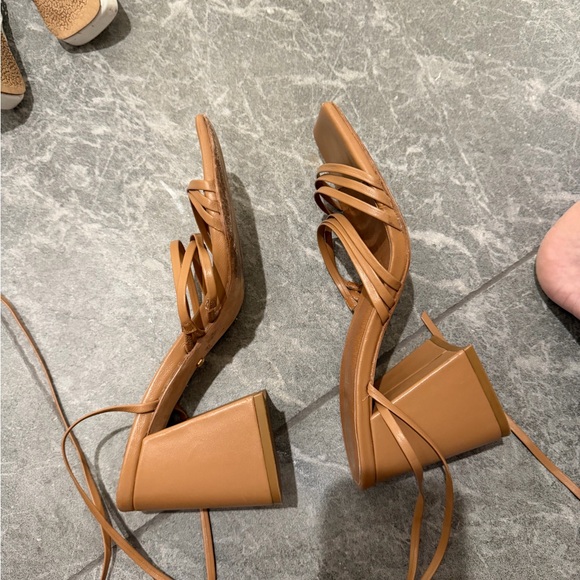 Brown Raye Lace Heel - Picture 2 of 3